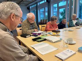 Teilnehmer bei der Arbeit